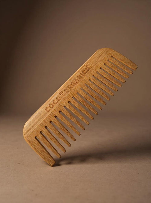 Bamboo Wide-Tooth Comb – Natural & Anti-Frizz