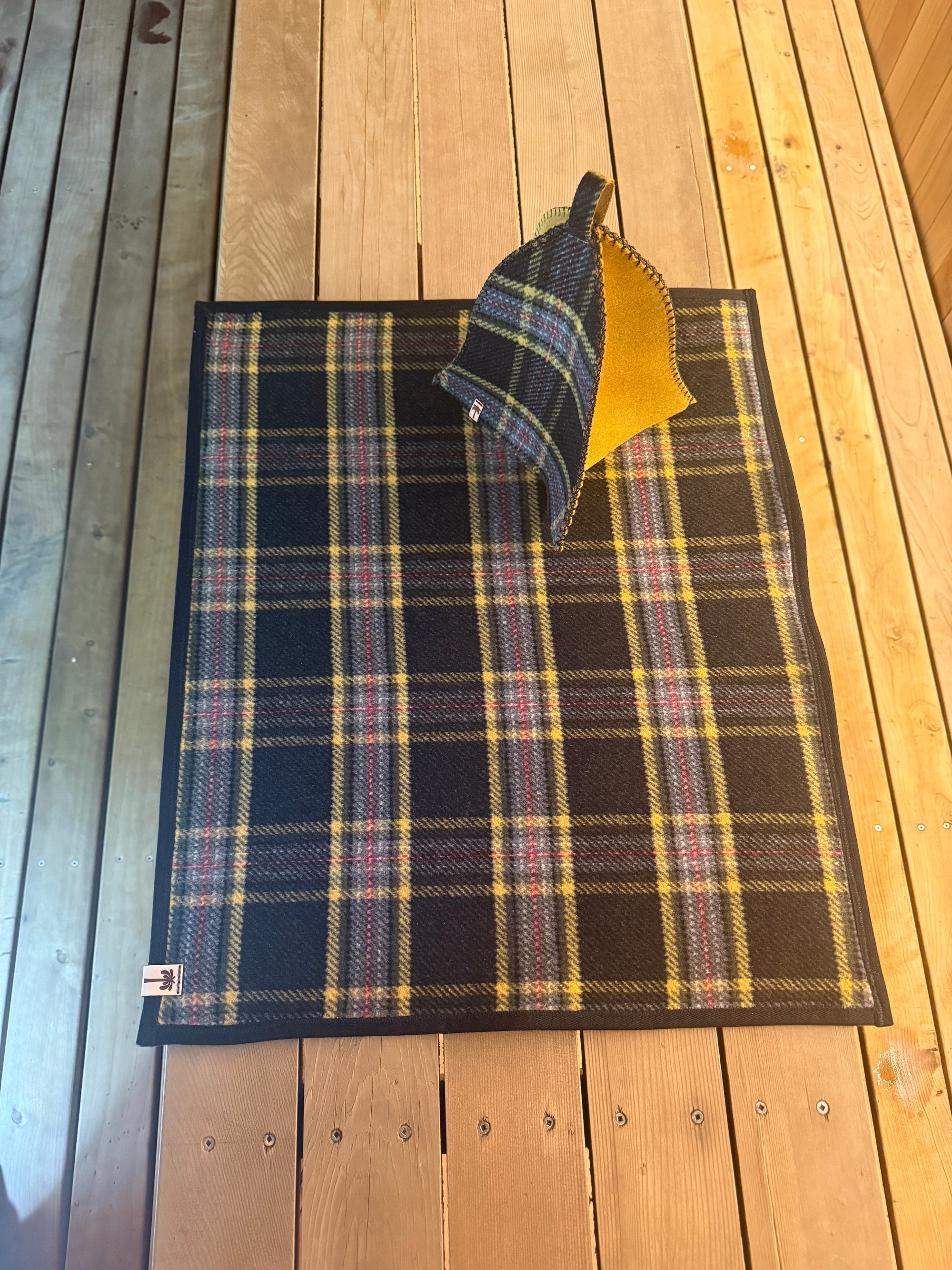 Sauna Mat – Premium NZ Wool - Black & Yellow Plaid
