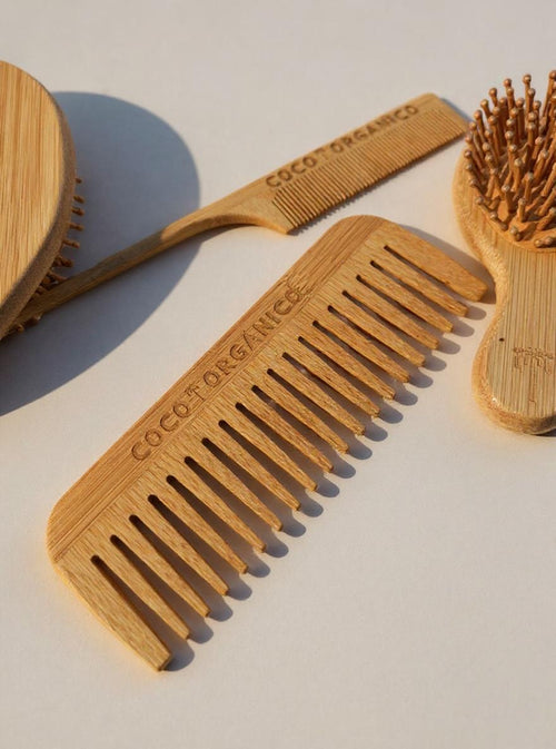 Bamboo Wide-Tooth Comb – Natural & Anti-Frizz